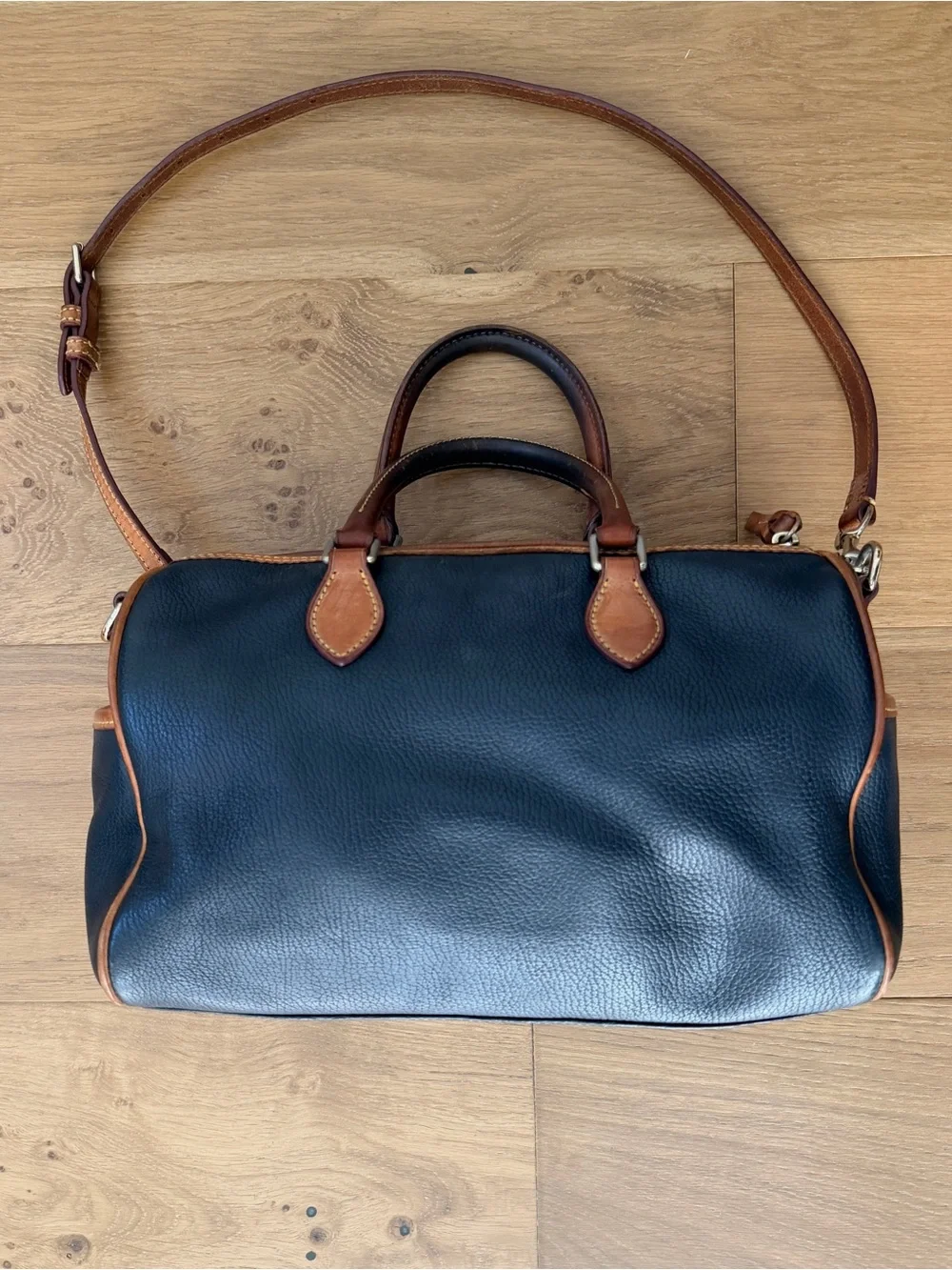 Dooney & Bourke Pebble Leather Duffle Satchel Bag Black Tan Medium Classic Prep